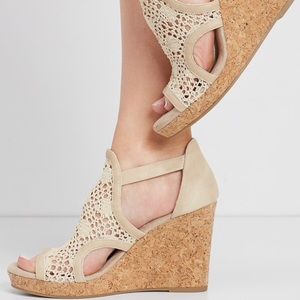 Julia crochet front wedge